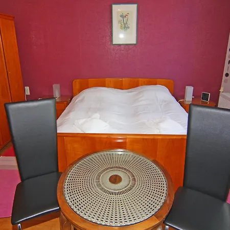 Apartment See-eck Im Zentrum Von Ahlbeck, Cleaning Included *