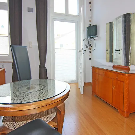 See-eck Im Zentrum Von Ahlbeck, Cleaning Included *