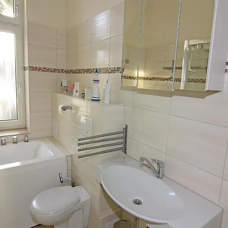 아파트 See-eck Im Zentrum Von Ahlbeck, Cleaning Included *