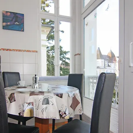 See-eck Im Zentrum Von Ahlbeck, Cleaning Included *