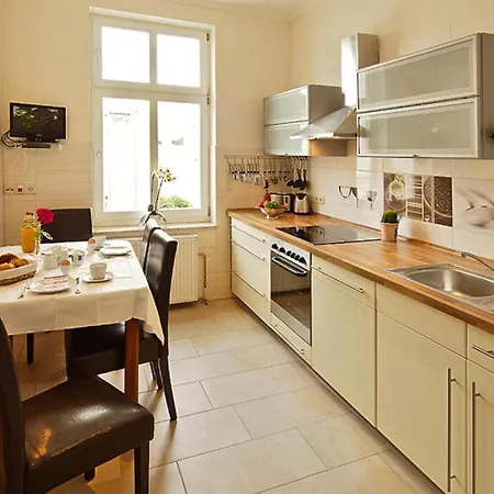 Apartment See-eck Im Zentrum Von Ahlbeck, Cleaning Included